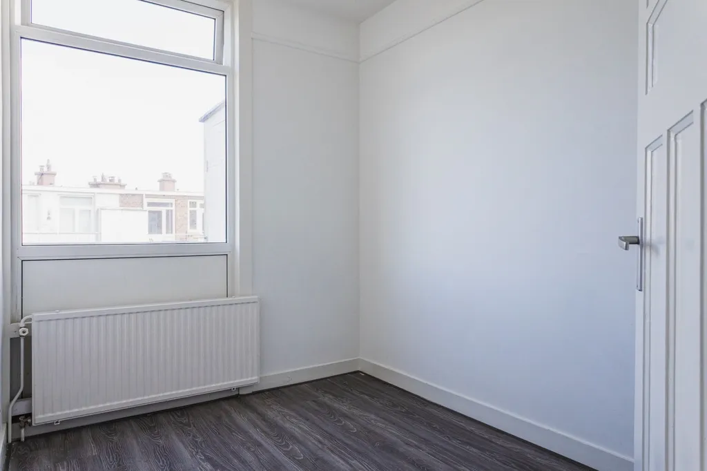 Pièces - Spacious Apartment with Balcony in Bomenbuurt