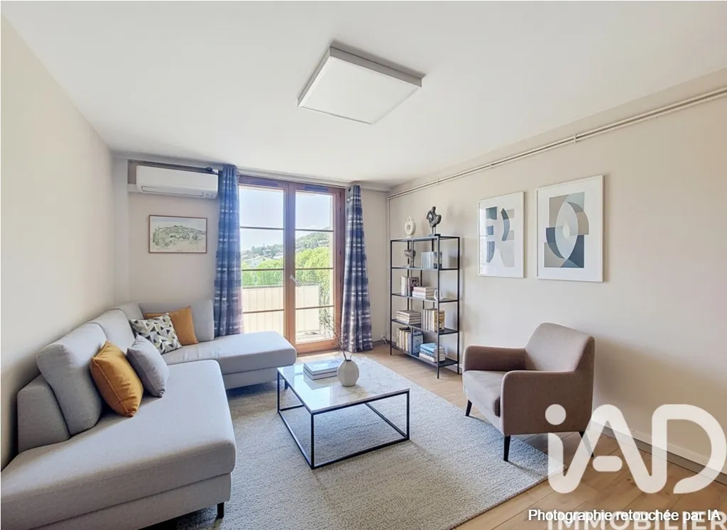 Séjour - Appartement Rénové avec Balcons à Digne-les-Bains