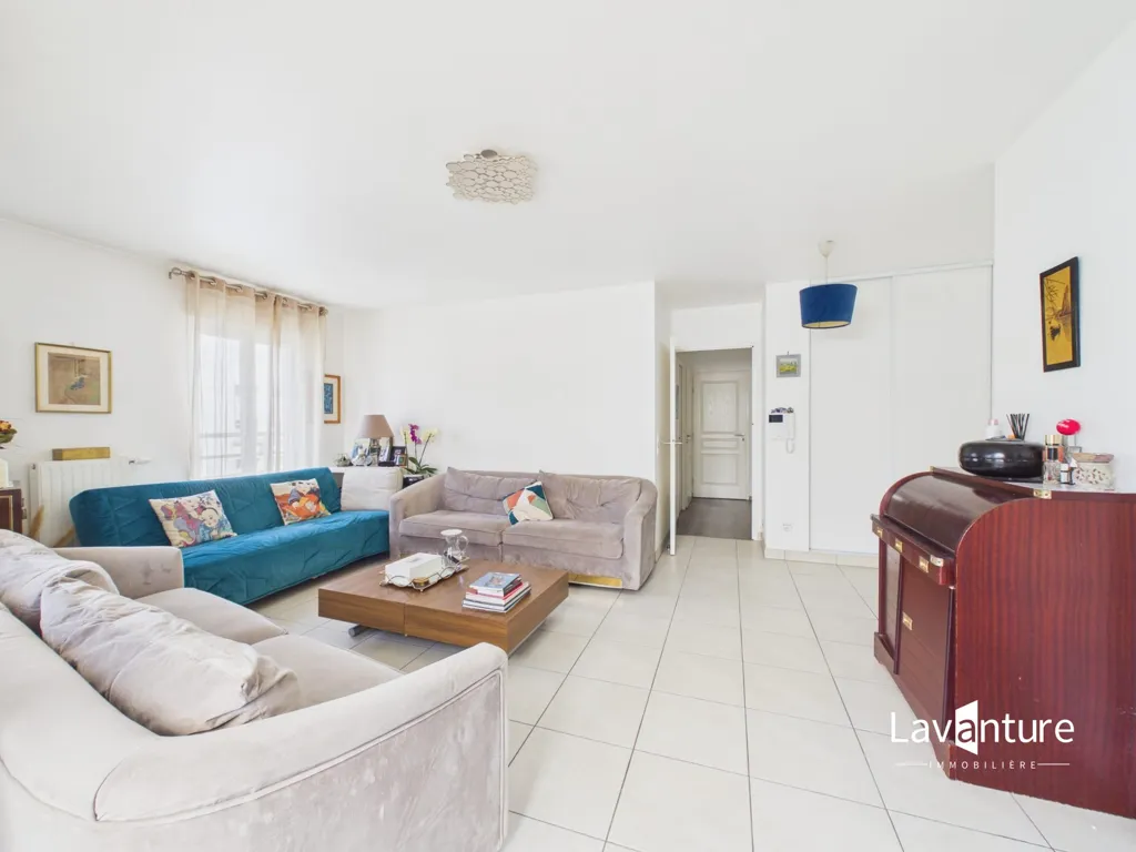 Séjour - Appartement 3 Pièces avec Balcon à Châtenay-Malabry
