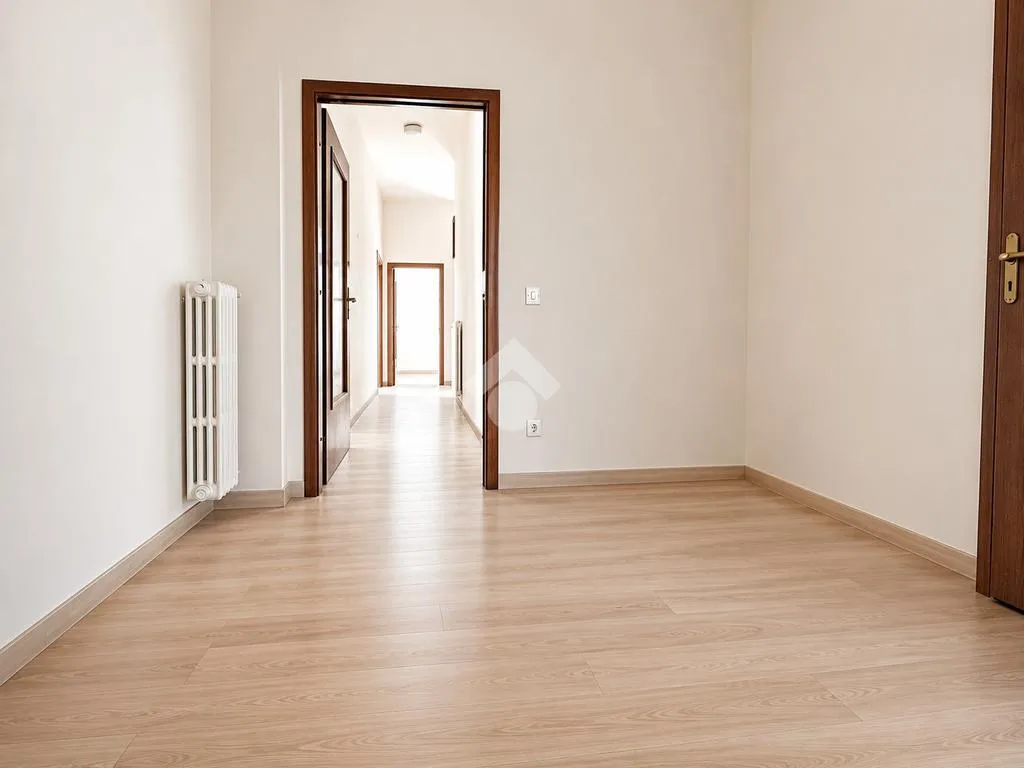 Esik - Spacious 5-Bedroom Apartment with Balcony in San Severo