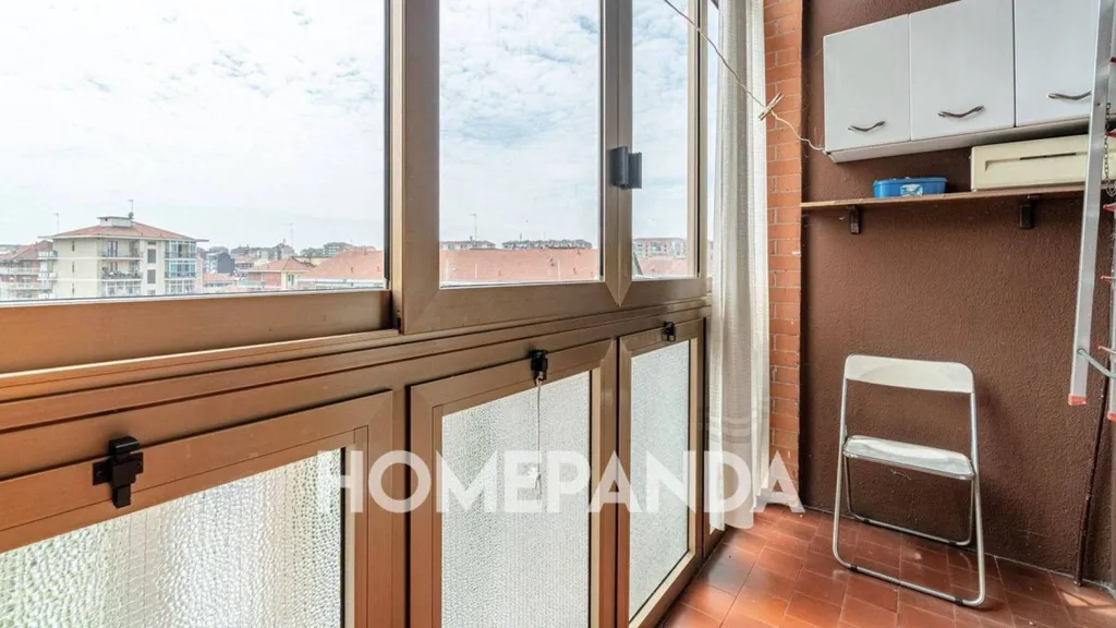Rõdu - Apartment with Dual Balconies in Turin