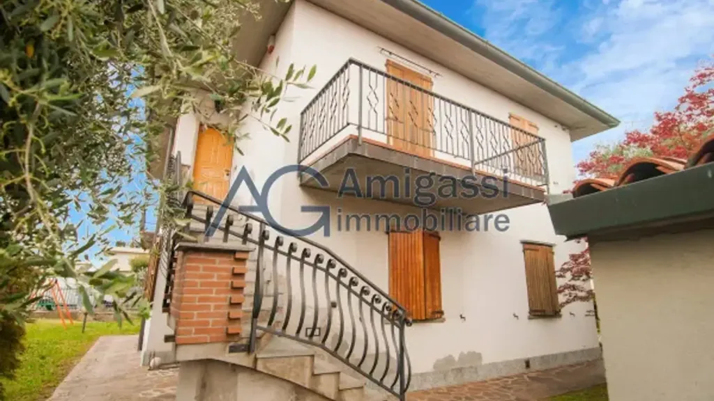 Esterno - Villa bifamiliare con giardino privato a Zanica