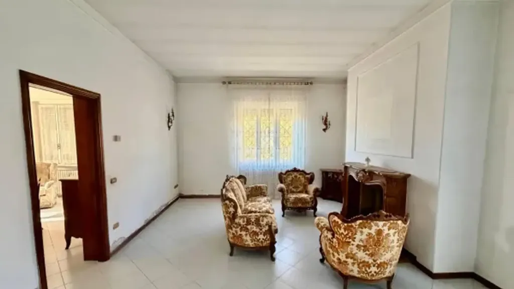 Elutuba - Bifamiliar Villa with Garden in Caorso