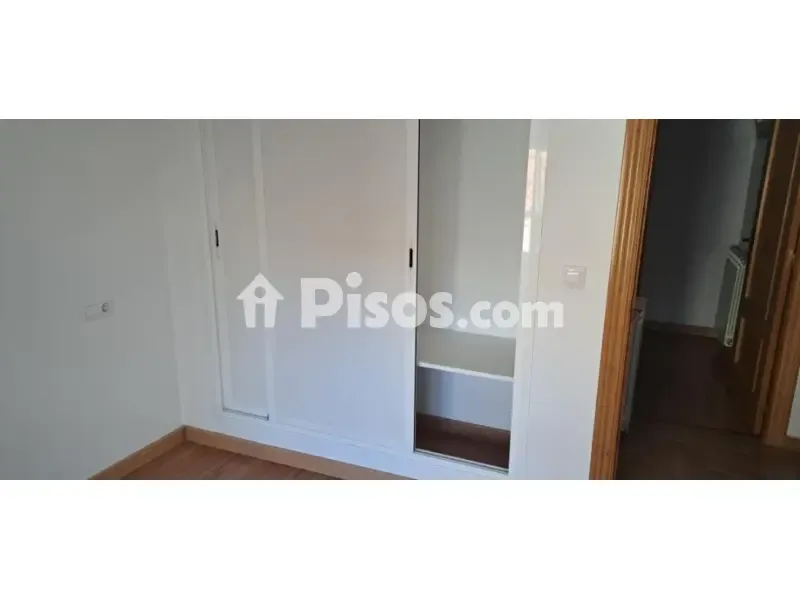 Pièces - Chalet with Business Space in Sariñena