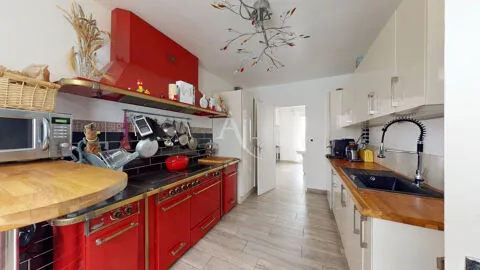 Cuisine - Maison avec Piscine et Balcon-terrasse au Plessis-Robinson