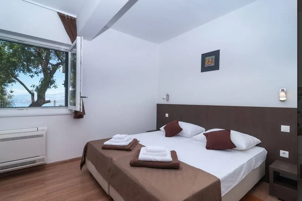 Magamistoad - Traditional Villa with Pool in Postira, Brač