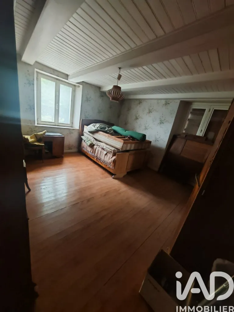 Magamistoad - 4-toaline maja asukohas Loray