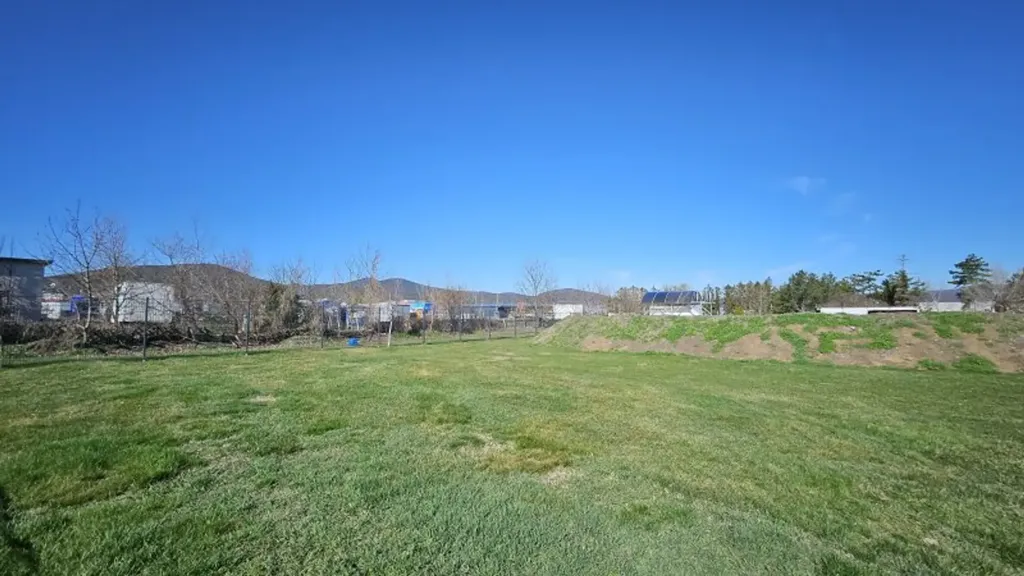 Aed - Multi-Unit House with Large Garden in Bad Vöslau