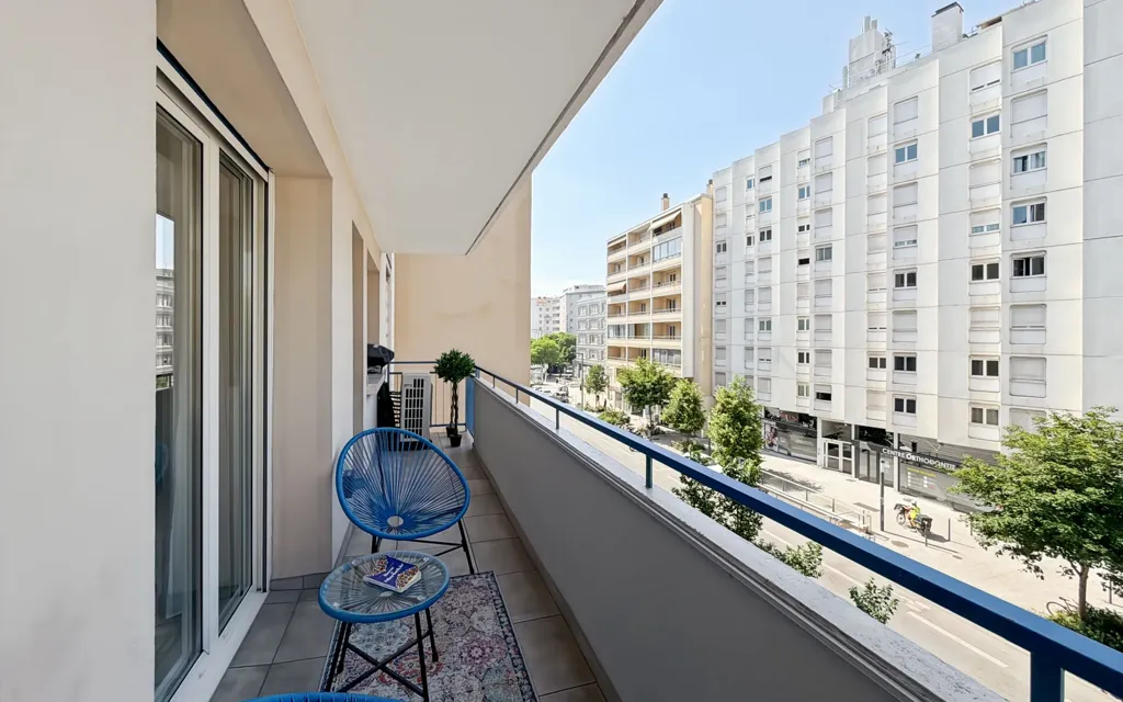 Balcon - Appartement Rénové avec Balcon à Lyon