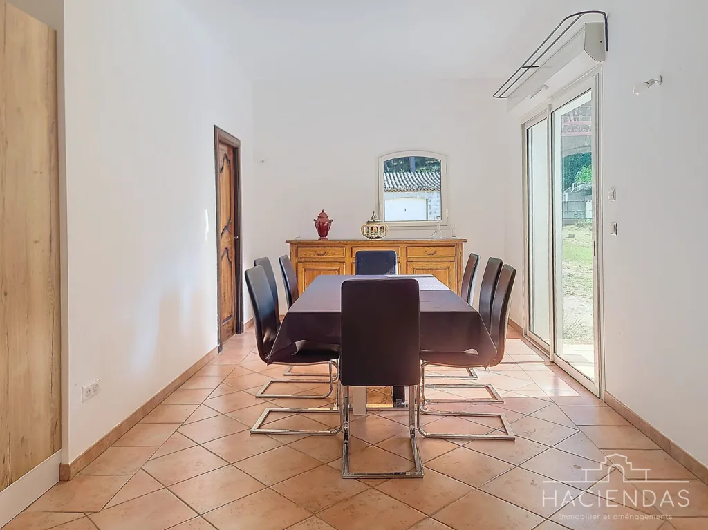 Söögituba - Traditional House with Constructible Plot near Aix-en-Provence