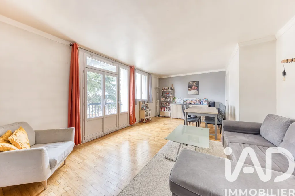 Séjour - Appartement 3 Pièces dans Résidence à Cachan