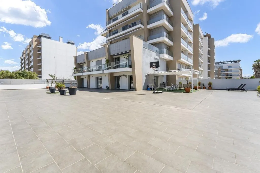 Aed - Luxury Flat with City Views in Parede