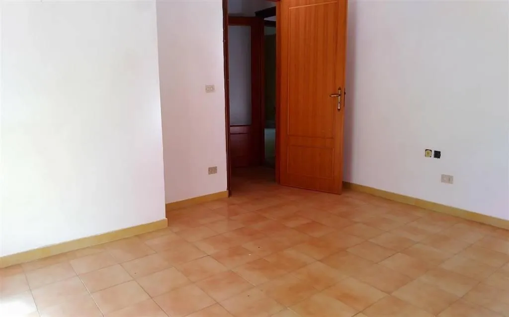 Pièces - Spacious Apartment with Balcony in Castrolibero