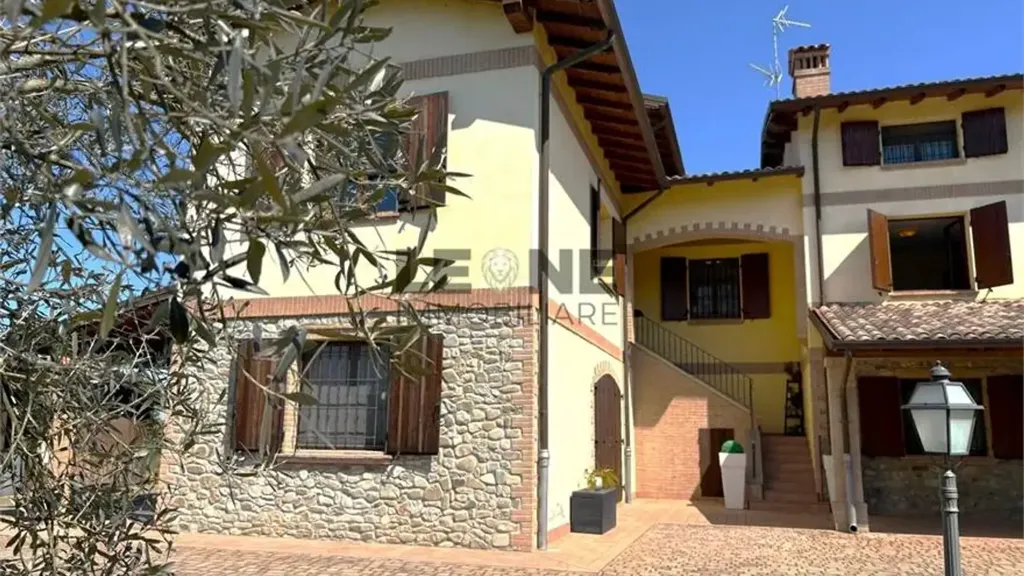 Välivaade - Trifamily Villa with Private Park in Vignola
