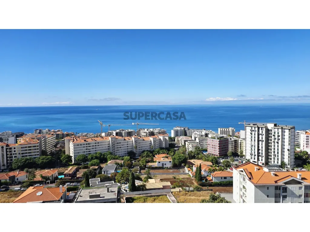 Contemporary House with Sea View in Ajuda