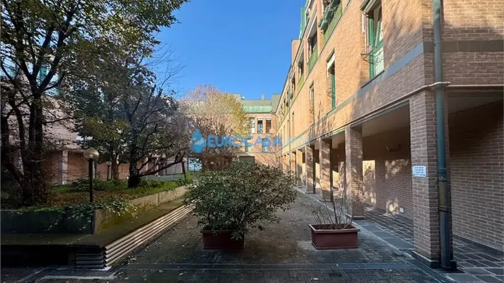 Aed - Spacious 2-Bedroom Apartment with Garage in Carpi
