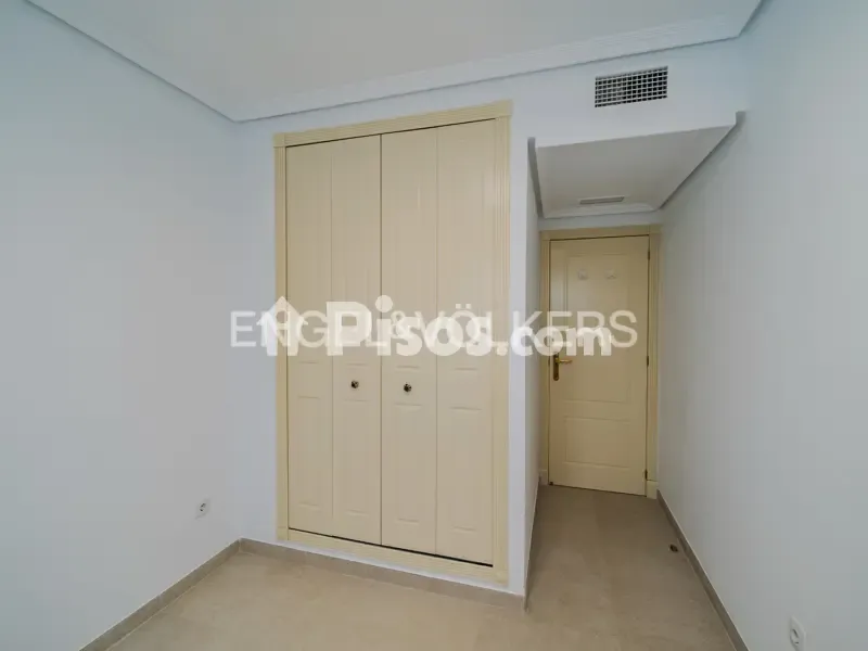 Rooms - Modern Flat with Golf View in Alicante