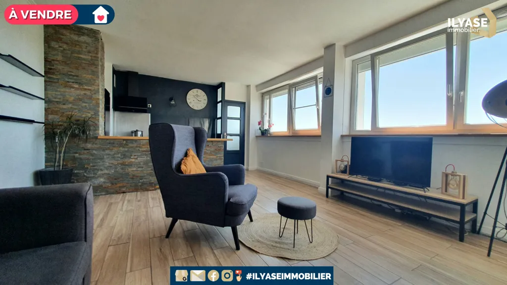 Séjour - Appartement T3 avec Balcon et Vue Dégagée à Chalon-sur-Saône