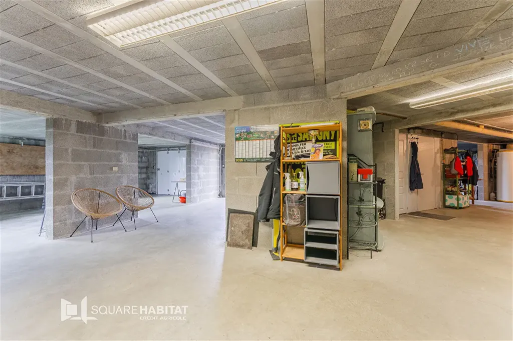 Garage - Maison de Campagne avec Sous-Sol à Bellevigny