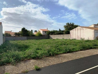 Tutte le foto (1) - Buildable Plot in Lagord, Charente-Maritime