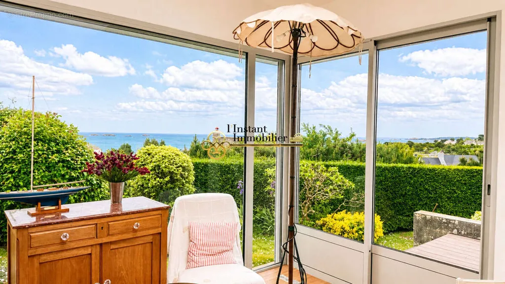 Terrass - House with Sea View in Carantec