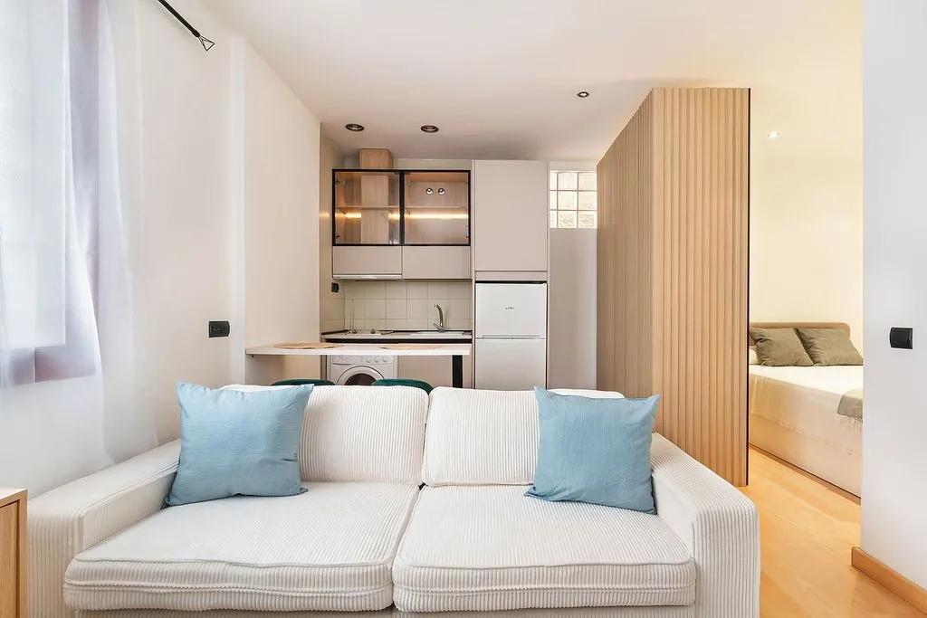 Elutuba - Furnished Studio with Garage in Guindalera