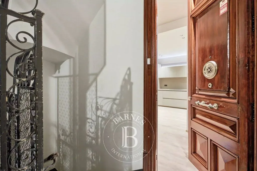 Entrée - Refurbished Flat in Modernist Building, Barcelona