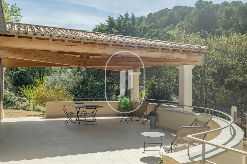 Terrasse - Villa de Caractère avec Piscine à Rochegude