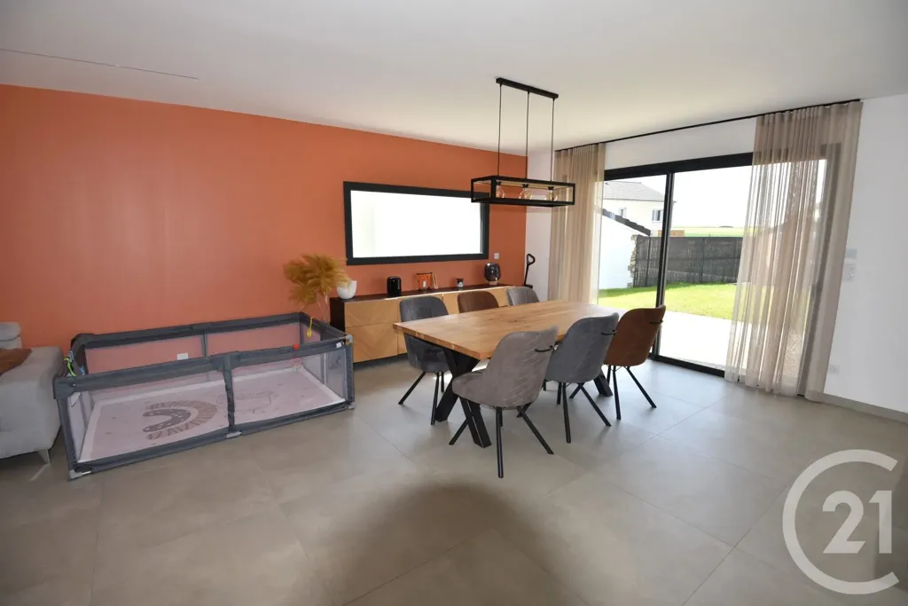 Salle à manger - Maison Récemment Construite avec Terrasse à Breistroff-la-Grande