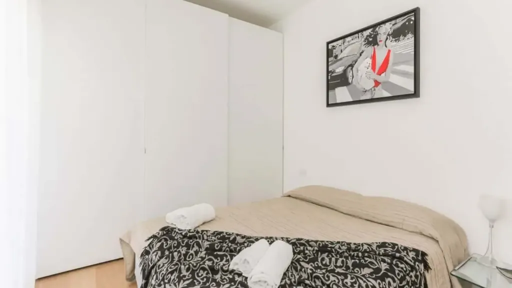 Magamistoad - Modern Studio with Balcony in Milan