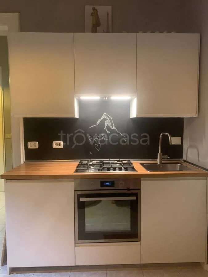 Cuisine - Apartment with Balcony Views in Torino