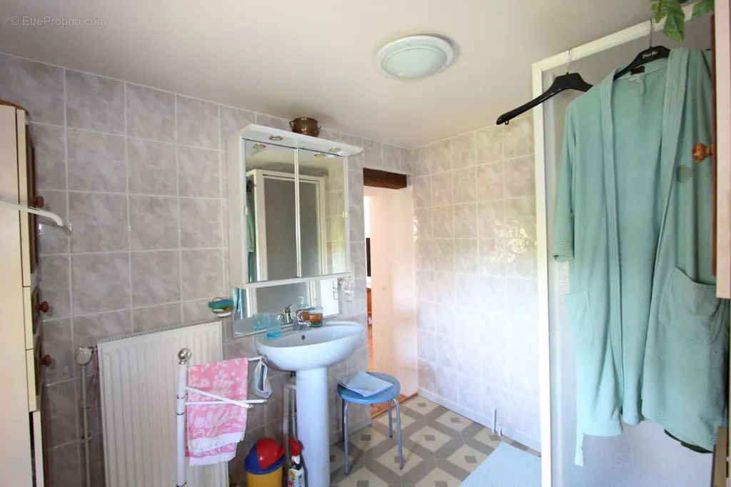 Salles de bain - Maison de Ville Charmante dans le Quartier Historique de Nevers