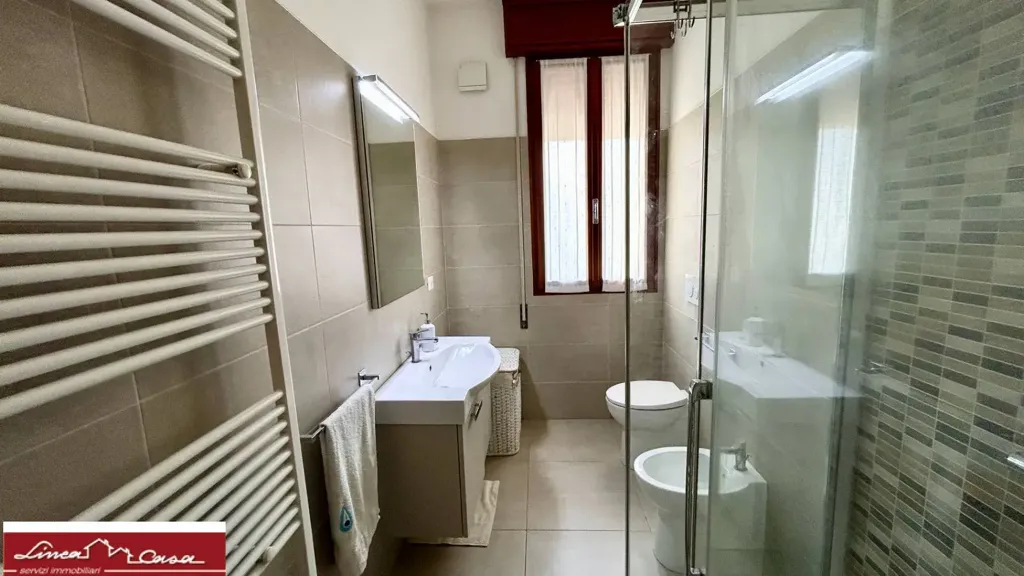Salles de bain - Apartment with Balcony in Ferrara Centre