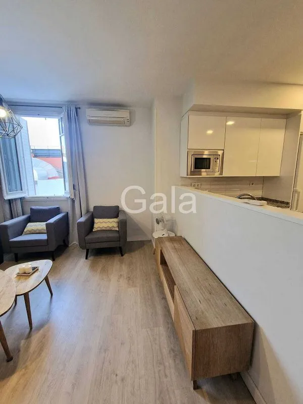Elutuba - Modernised Flat with South Light in Trafalgar