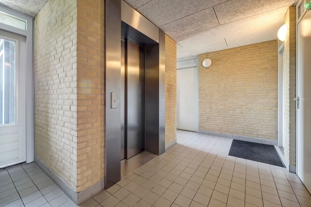 Ingresso - Modernised 3-Bedroom Apartment with Balcony in Westerpark