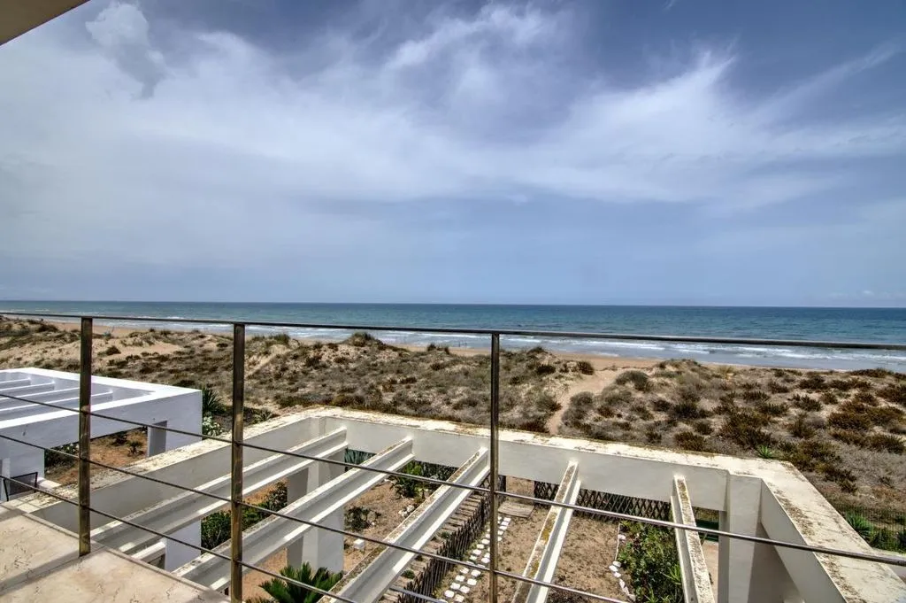 Balcone - Beachfront Villa with Sea Views in Oliva Nova