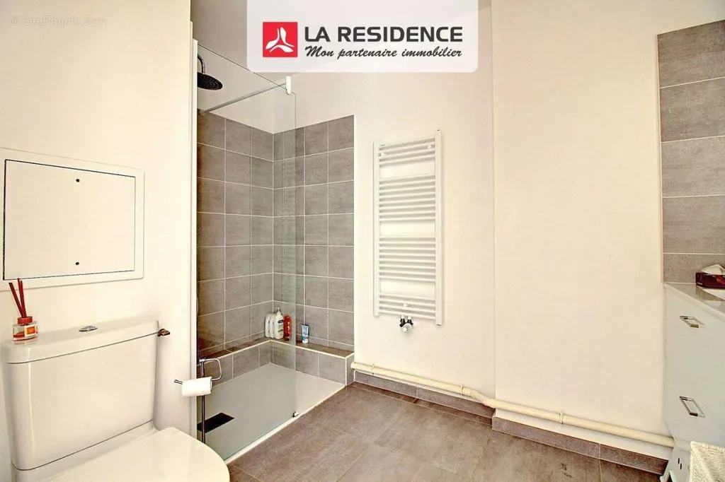 Vannitoad - Modern Flat with Balcony in Poissy