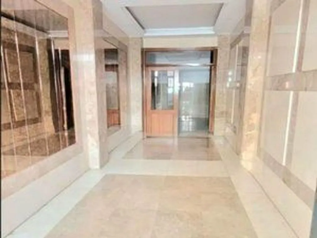 hallway_entrance