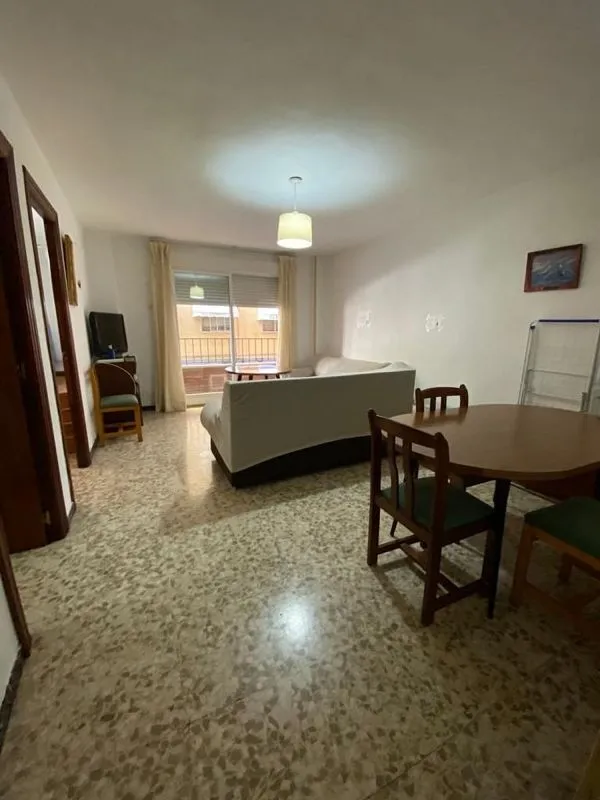 Salle à manger - Ample Student Flat with Terrace in Camino de Ronda