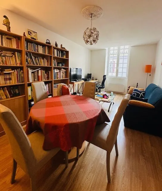 Sala da pranzo - City Centre Flat with Modern Amenities in Dax