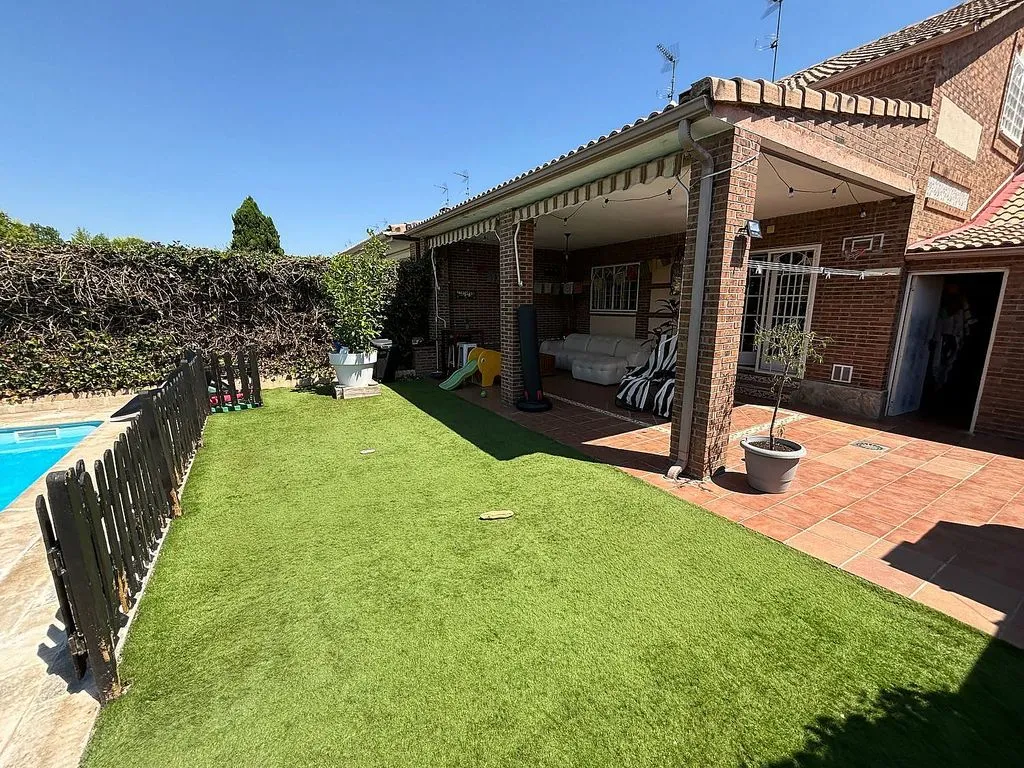 Piscine - Pared Chalet with Pool in Belvalle