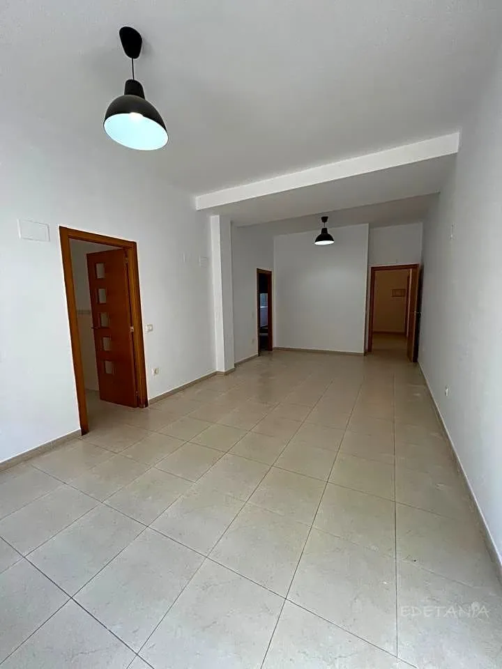 2-toaline korter asukohas Alginet
