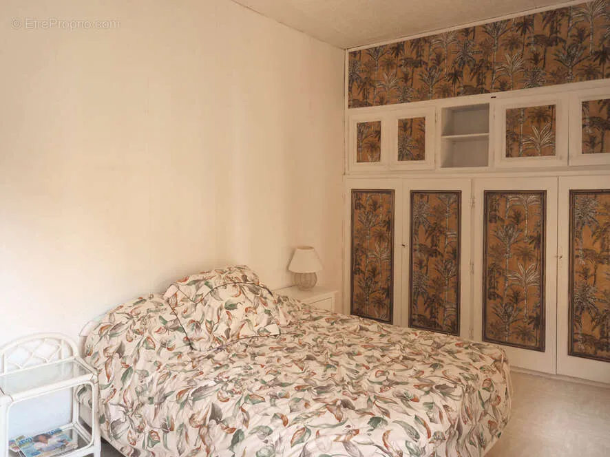 Bedrooms - Terraced Flat with Garden View in APT