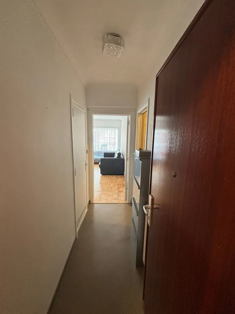 Esik - Partially Renovated Studio with Sea View in Oostende