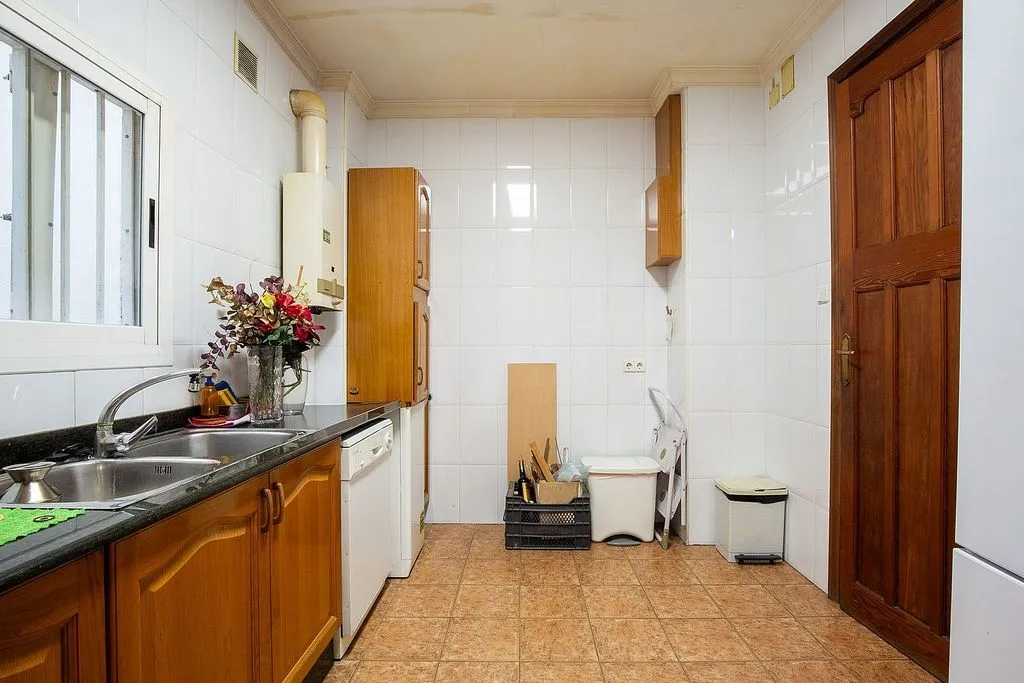 Cuisine - Apartment with Balcony in Valencia Centre