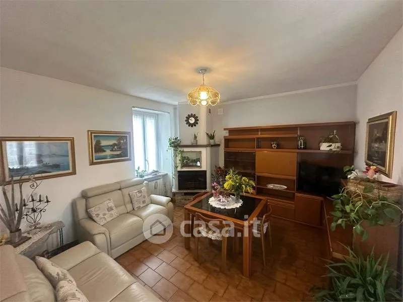 Séjour - Triplex House with Garden in Bardello