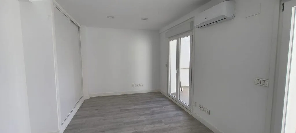 Rooms - Studio with Air Conditioning in Majadahonda Centre