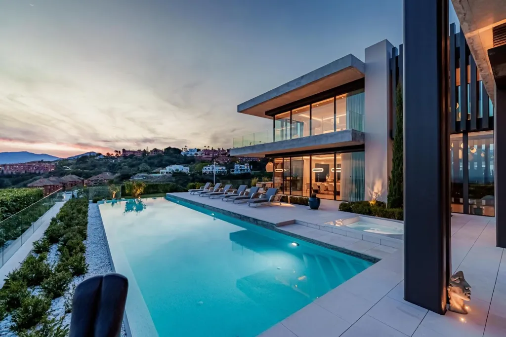Bassein - Detached Villa with Infinity Pool in Benahavís