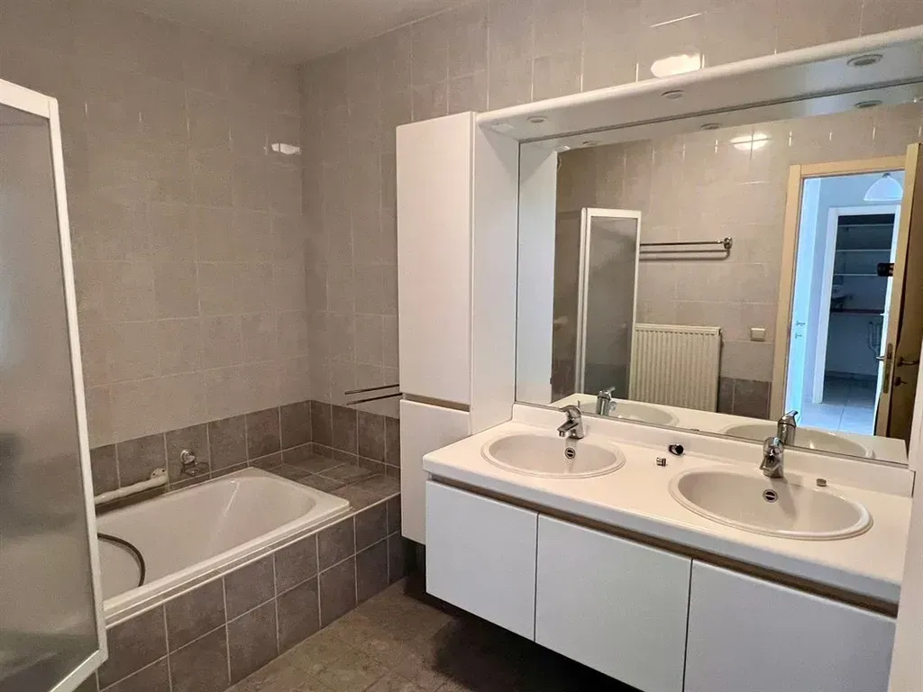 Salles de bain - Appartement avec Terrasses à Ronse