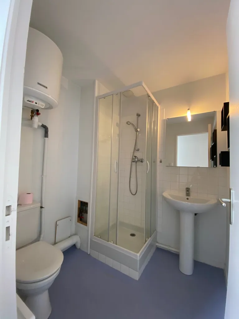 Salles de bain - Studio Meublé à Châteaubriant